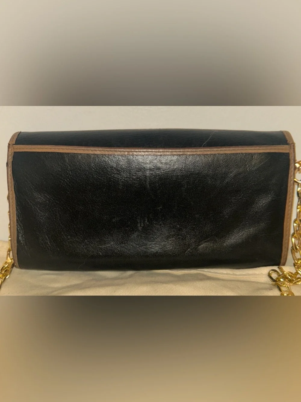 Vintage Celine Triomphe leather wallet with aftermarket chain - Picture 2 of 9
